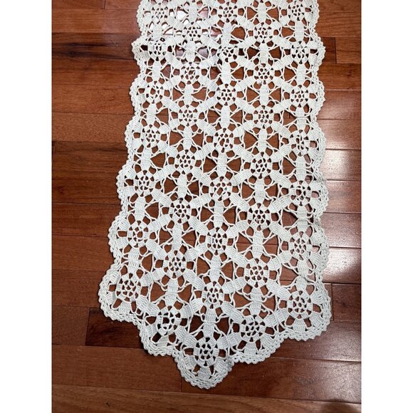 Hand-Crocheted Ivory Runner Rectangular Lace Floral Design 46"x14" Intricate Pat - Picture 2 of 10